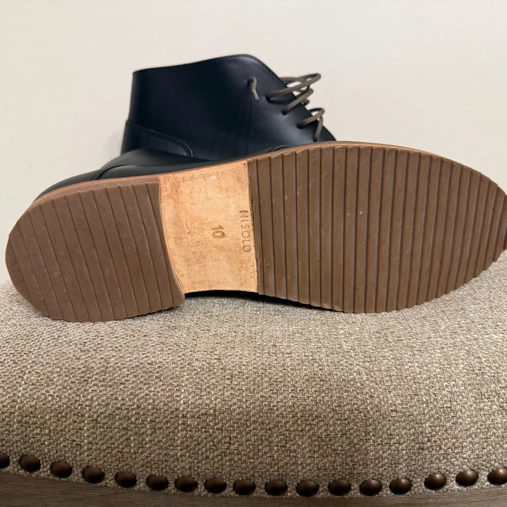NISOLO EVERYDAY CHUKKA BOOT BLACK